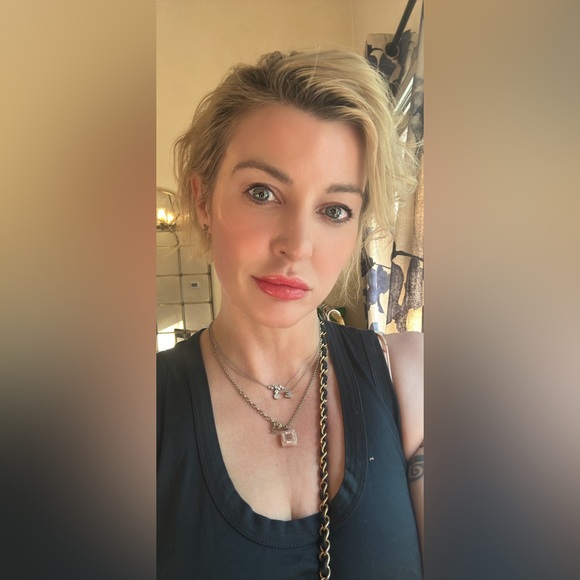 Meet your Posher, Erin - Picture 15 of 15